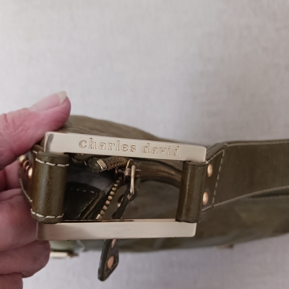 Charles David Green distresed leather hobo bag - Picture 3 of 10